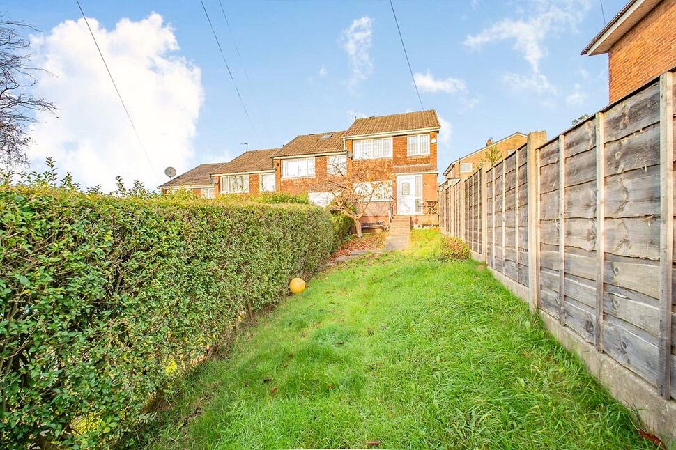 3 bedroom End Terrace House for sale, Arnside Close, Shaw, OL2 £200,000