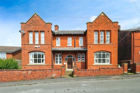 Cowlishaw Lane, 6 bedroom Detached House for sale, £390,000