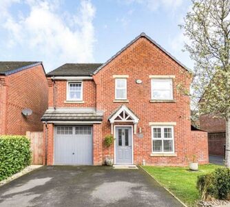 Ginnell Farm Avenue, 4 bedroom Detached House for sale, £365,000