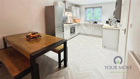 3 bedroom Mid Terrace House for sale