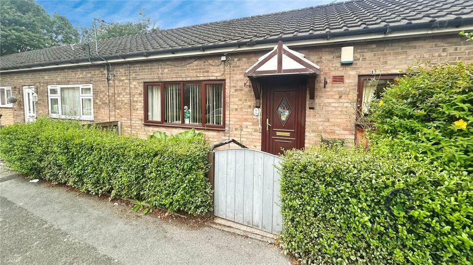1 bedroom Mid Terrace Bungalow for sale