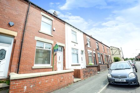 Turf Lane, 2 bedroom Mid Terrace House for sale, £180,000