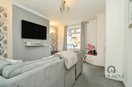 3 bedroom Mid Terrace House for sale