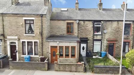 Milnrow Road, 3 bedroom Mid Terrace House for sale, &pound;230,000