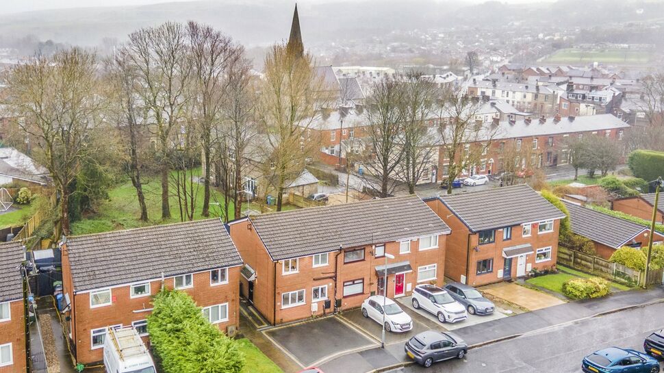Main image of 3 bedroom End Terrace House for sale, Vine Close, Shaw, Greater Manchester, OL2
