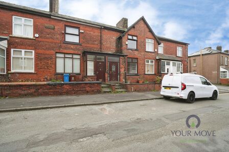 2 bedroom Mid Terrace House for sale