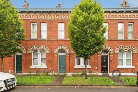 2 bedroom Mid Terrace House for sale
