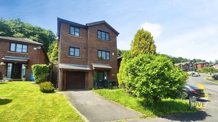 Elderberry Close, 5 bedroom Detached House for sale, &pound;450,000
