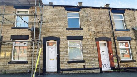 3 bedroom Mid Terrace House to rent