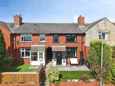 2 bedroom Mid Terrace House for sale