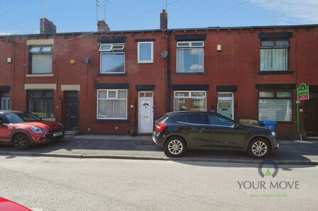 3 bedroom Mid Terrace House for sale