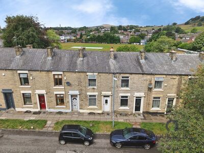 2 bedroom Mid Terrace House for sale