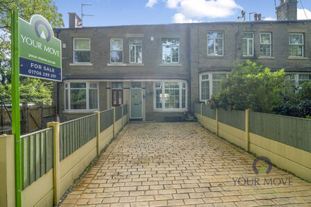 3 bedroom Mid Terrace House for sale