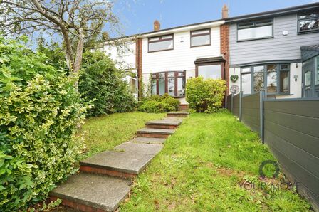 Alandale Drive, 3 bedroom Mid Terrace House for sale, &pound;220,000