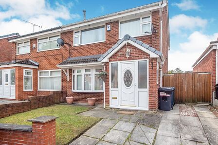 Thornwood, 3 bedroom Semi Detached House to rent, &pound;850 pcm