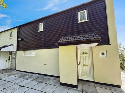 3 bedroom Mid Terrace House to rent