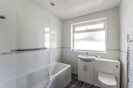 Palm Court, 3 bedroom Detached Bungalow to rent, £900 pcm