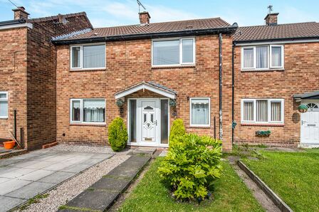 3 bedroom Mid Terrace House to rent