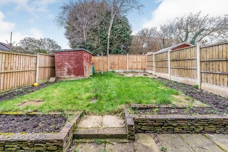 Hawthorn Crescent, 3 bedroom Mid Terrace House to rent, &pound;700 pcm