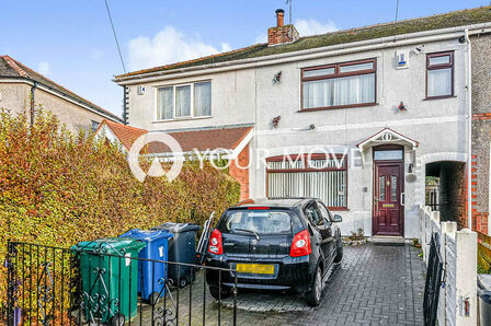 2 bedroom Mid Terrace House for sale