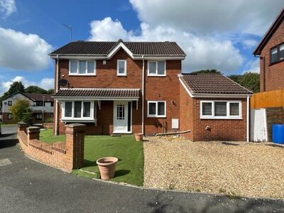 Forest Drive, 3 bedroom Detached House for sale, £235,000