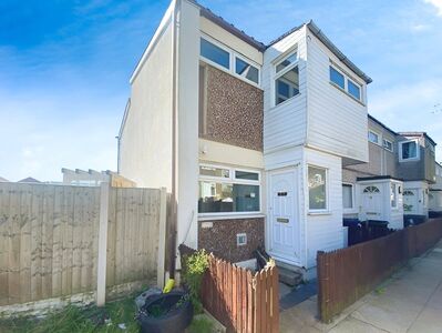 Beechtrees, 3 bedroom Mid Terrace House for sale, £55,000