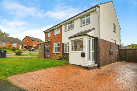 Foxfold, 3 bedroom Semi Detached House for sale, &pound;199,950
