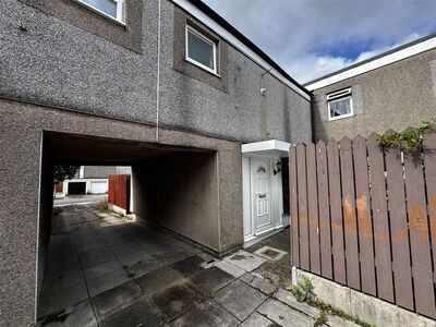 4 bedroom Mid Terrace House for sale