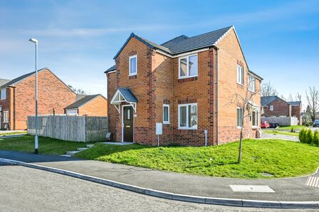 Courtfield Drive, 3 bedroom Semi Detached House for sale, £190,000