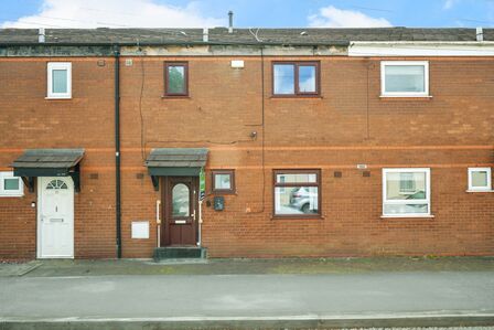 3 bedroom Mid Terrace House for sale