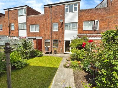 Windrows, 5 bedroom Mid Terrace House for sale, £120,000