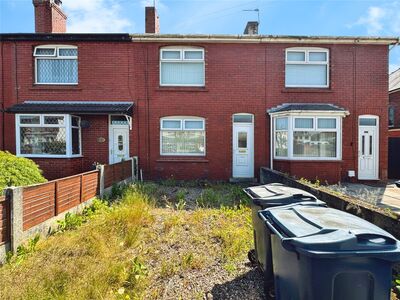 High Street, 3 bedroom Mid Terrace House for sale, £95,000
