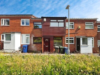 3 bedroom Mid Terrace House for sale