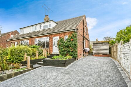 2 bedroom Semi Detached Bungalow for sale