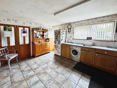 4 bedroom End Terrace House for sale