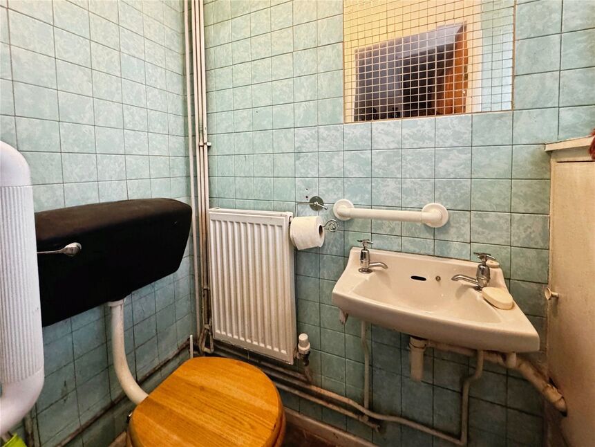 Cloakroom WC