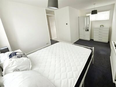 1 bedroom Room to rent