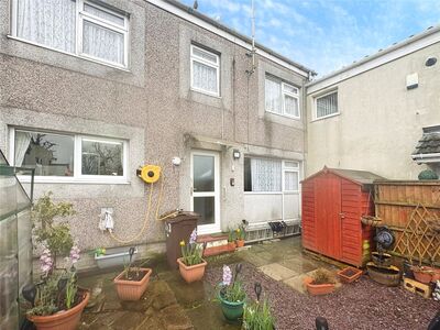 3 bedroom Mid Terrace House for sale