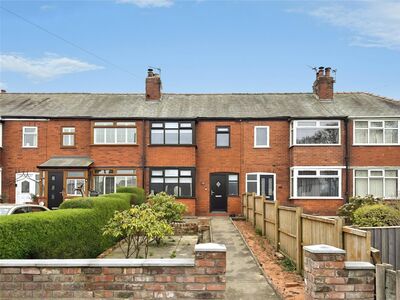 2 bedroom Mid Terrace House for sale