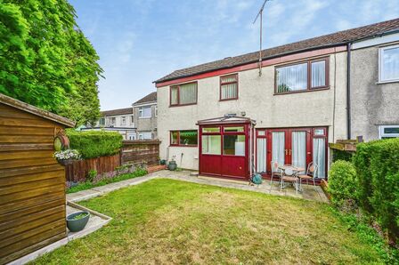 3 bedroom Mid Terrace House for sale