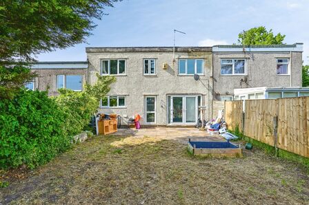 3 bedroom Mid Terrace House for sale