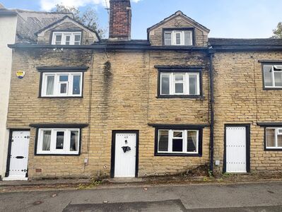 2 bedroom Mid Terrace House to rent