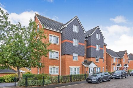 Fawn Crescent, 2 bedroom Flat to rent, &pound;1,100 pcm