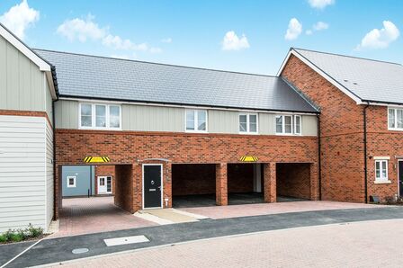 Compass Way, 2 bedroom  Flat to rent, £1,200 pcm