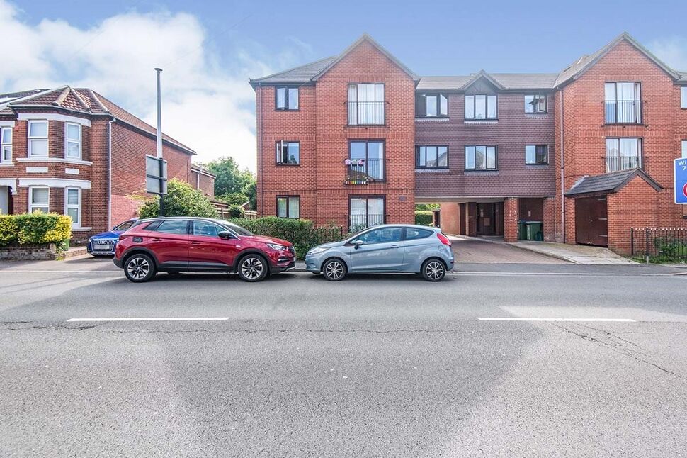 1 bedroom Flat to rent, 82 Bullar Road, Southampton, SO18 £850 pcm