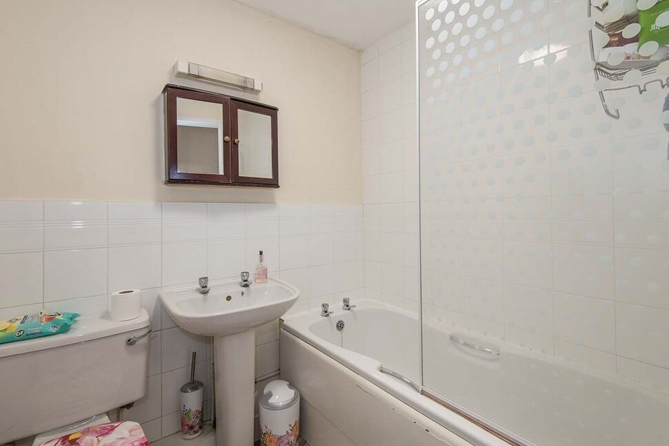 1 bedroom Flat to rent, 82 Bullar Road, Southampton, SO18 £850 pcm