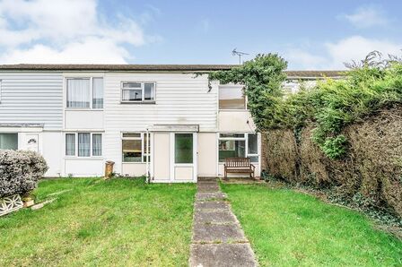 Brading Close, 3 bedroom  House to rent, £1,400 pcm