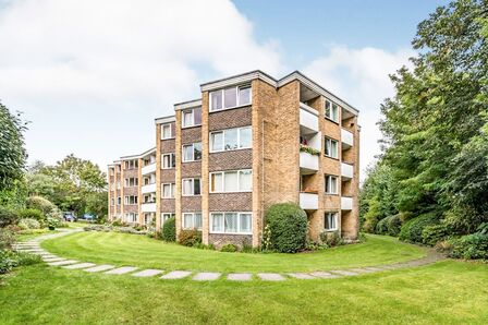 Chetwynd Road, 2 bedroom Flat to rent, &pound;1,250 pcm