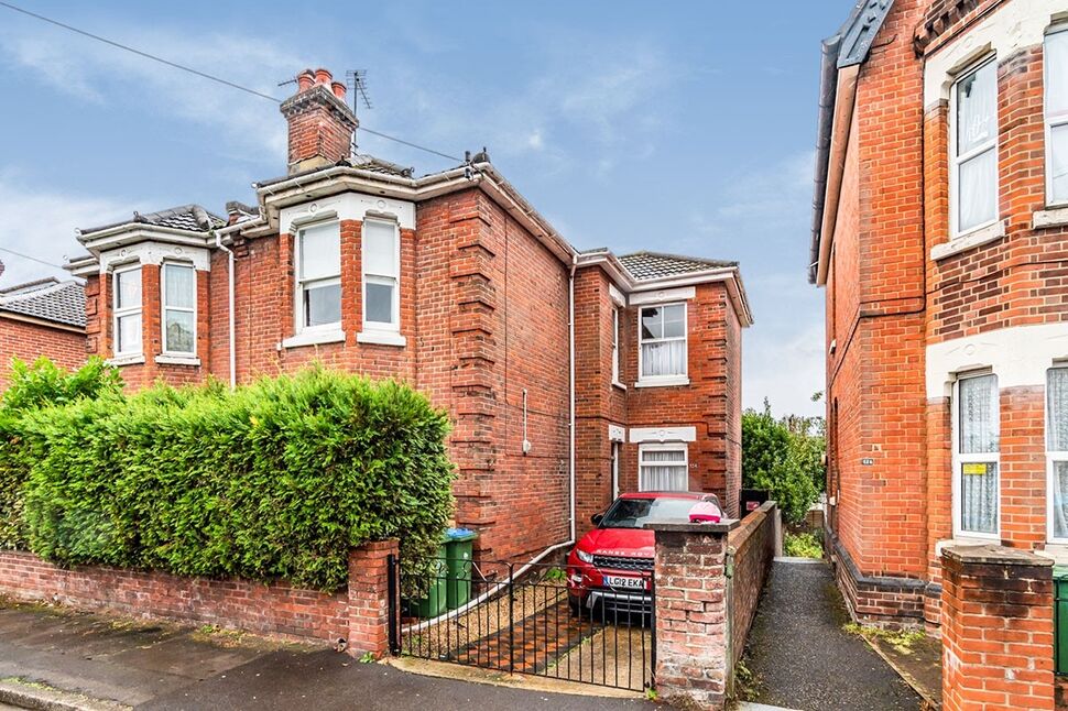 Main image of 3 bedroom Semi Detached House to rent, Richmond Road, Southampton, SO15