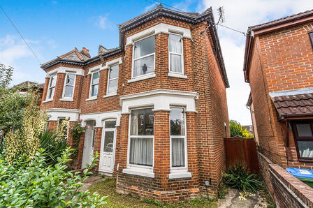 Alma Road, 6 bedroom Semi Detached House to rent, £2,750 pcm